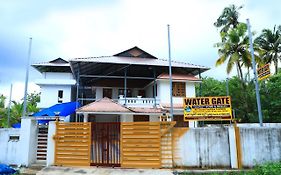 Water Gate Tourist Home&Resorts